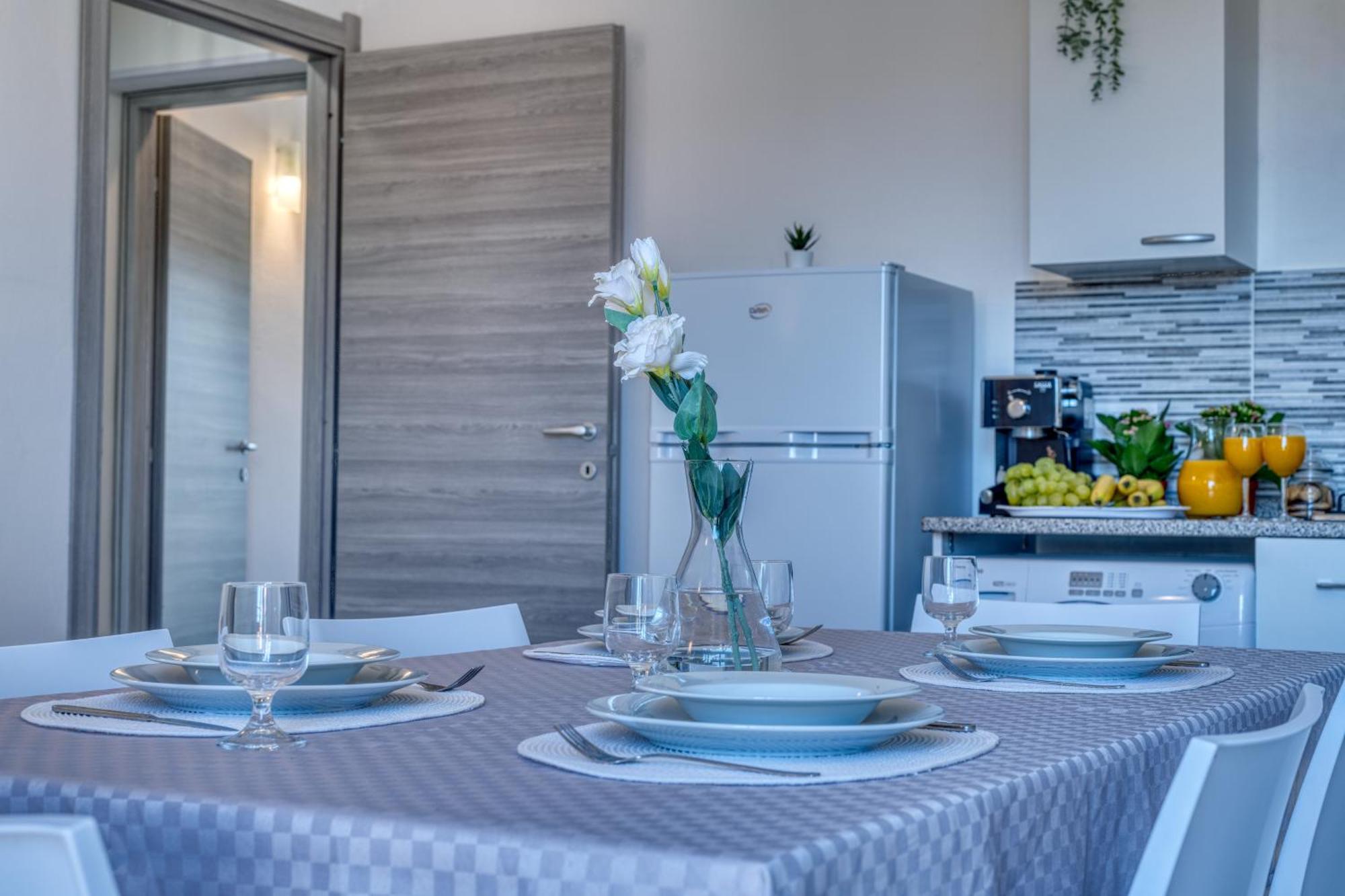 Izzhome Cozy Sunflowers Pula Dış mekan fotoğraf