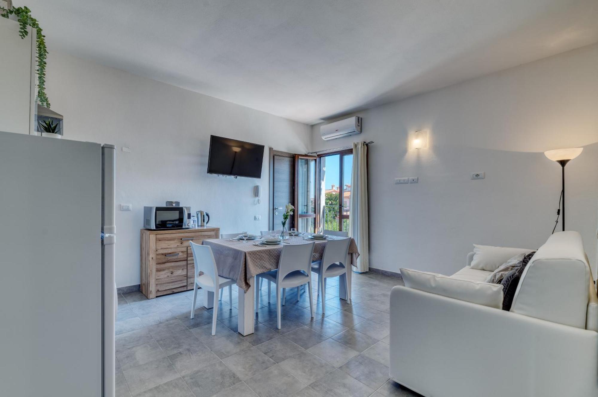 Izzhome Cozy Sunflowers Pula Dış mekan fotoğraf