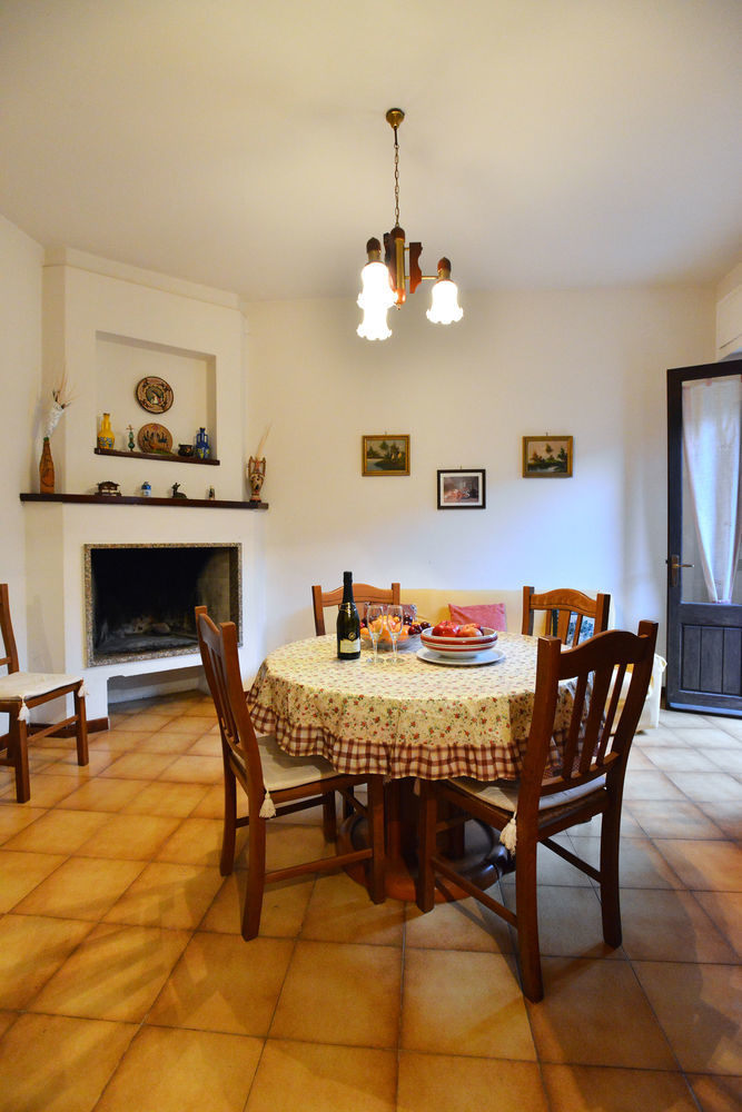 Izzhome Cozy Sunflowers Pula Dış mekan fotoğraf